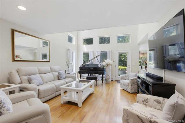 104 Lincoln Boulevard, Hauppauge, NY 11788