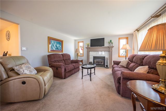 71 Lou Ann Drive, Cheektowaga, NY 14043