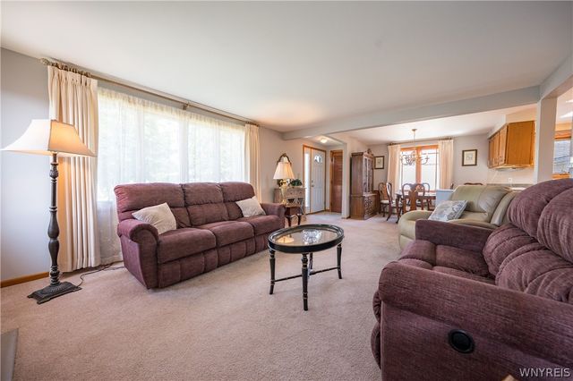 71 Lou Ann Drive, Cheektowaga, NY 14043
