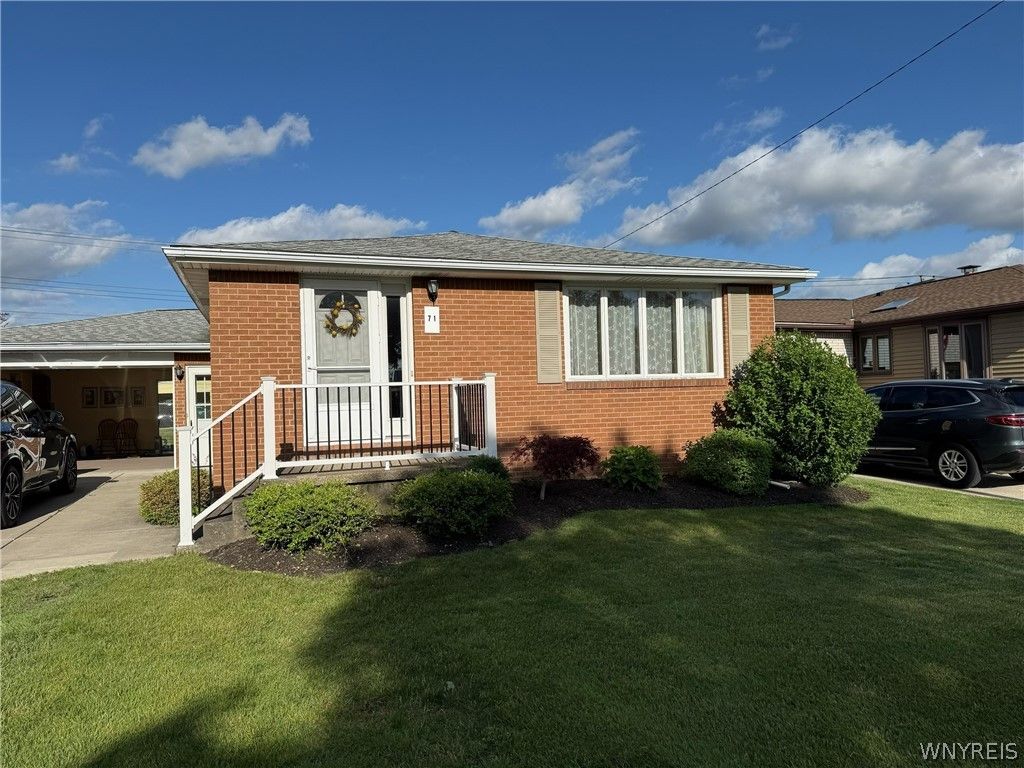 71 Lou Ann Drive, Cheektowaga, NY 14043
