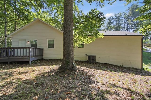 1362 Natchez Trace SW, Marietta, GA 30008