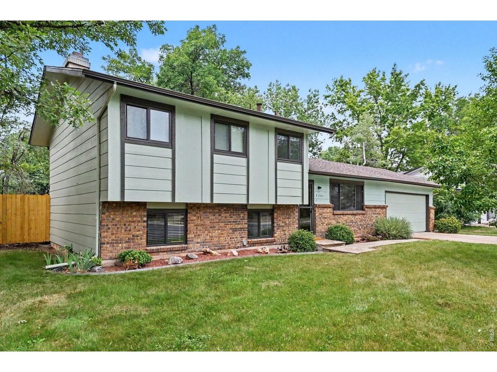 3231 Meadowlark Ave, Fort Collins, CO 80526