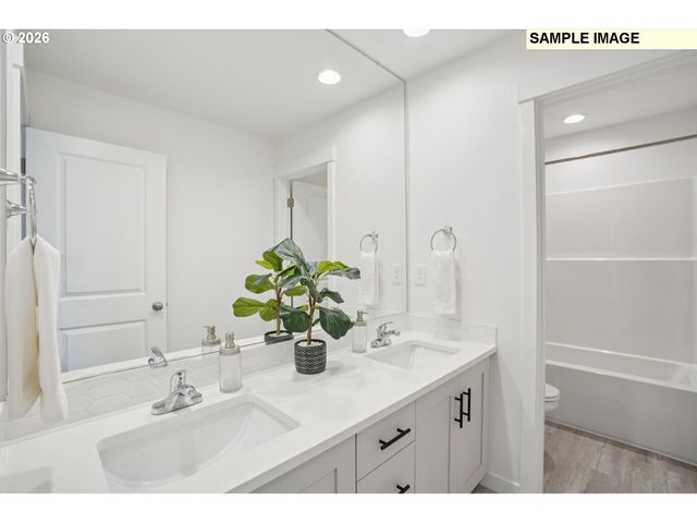 1235 W SPARROW Ave, La Center, WA 98629