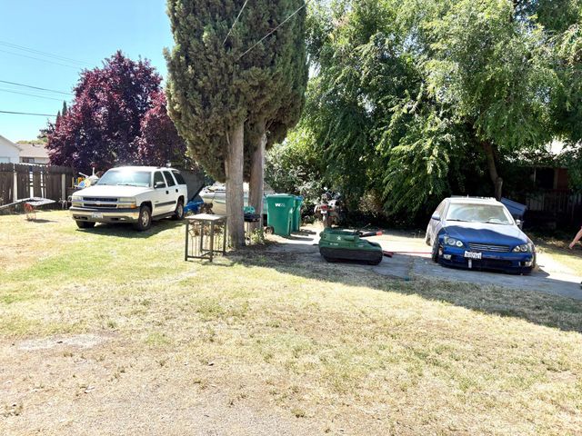 1547 S Adelbert Ave, Stockton, CA 95215