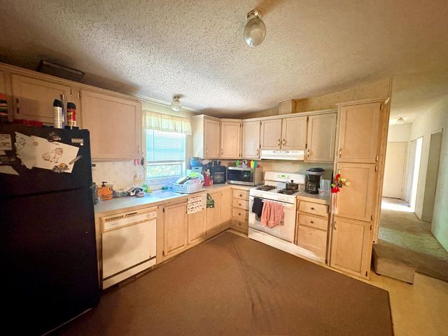 1547 S Adelbert Ave, Stockton, CA 95215
