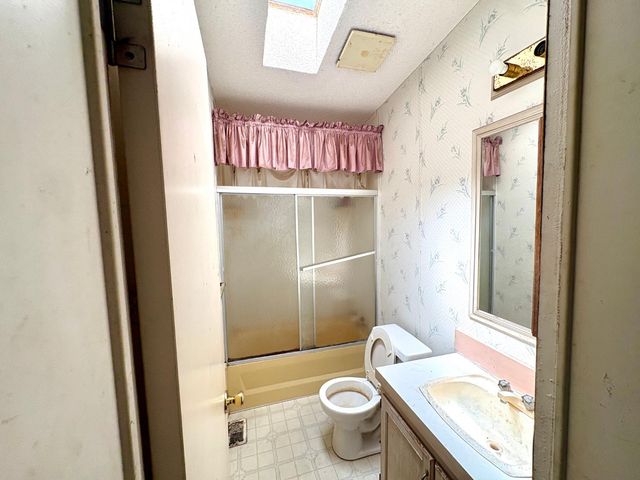 1547 S Adelbert Ave, Stockton, CA 95215
