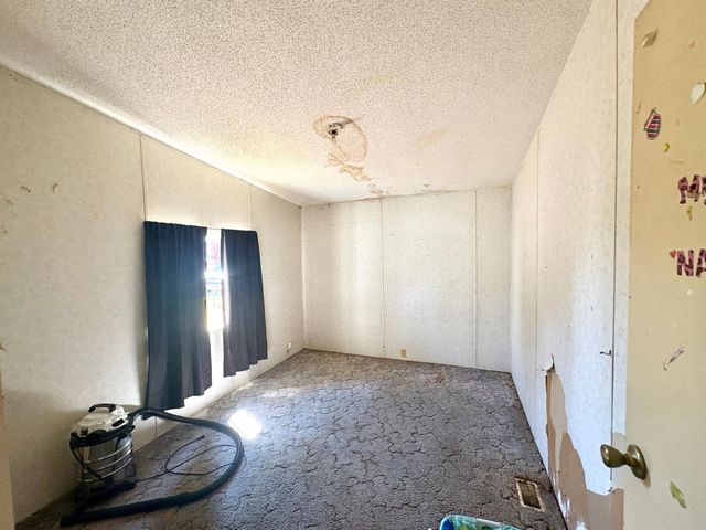 1547 S Adelbert Ave, Stockton, CA 95215