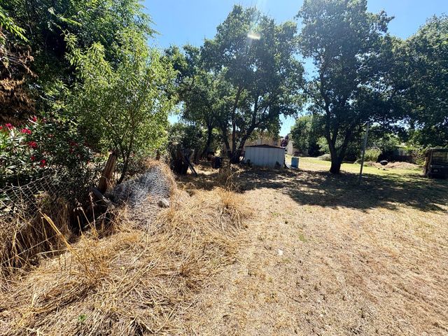 1547 S Adelbert Ave, Stockton, CA 95215