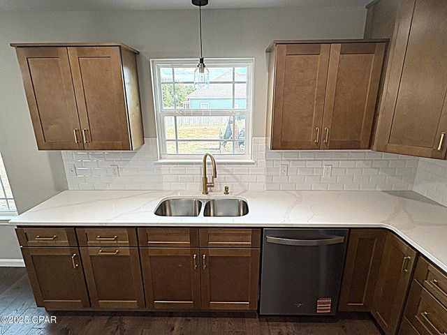 4906 Blue Sky Way, Marianna, FL 32446