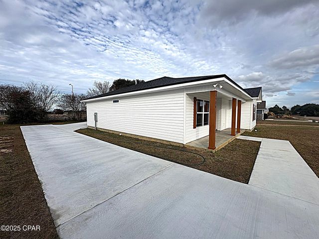 4906 Blue Sky Way, Marianna, FL 32446