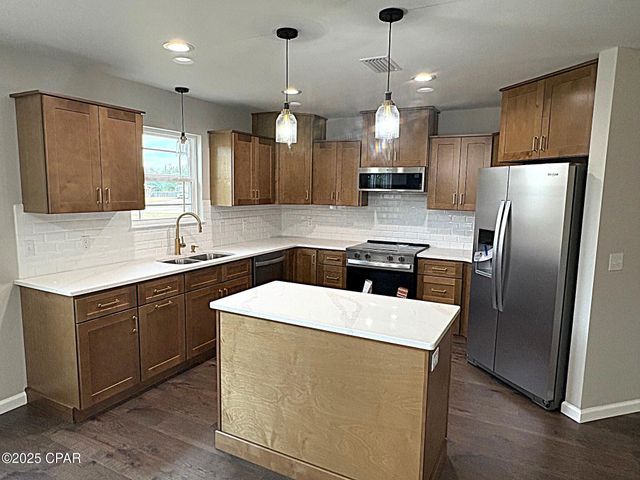 4906 Blue Sky Way, Marianna, FL 32446