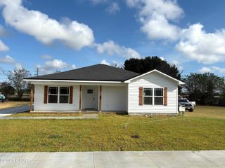 4906 Blue Sky Way, Marianna, FL 32446