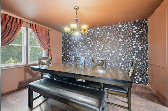 7927 Willowwood Drive, Fort Wayne, IN 46835