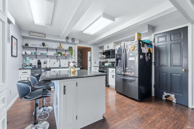 7927 Willowwood Drive, Fort Wayne, IN 46835