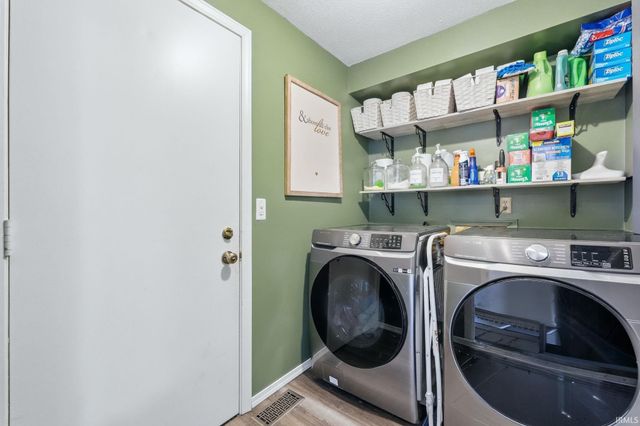 7927 Willowwood Drive, Fort Wayne, IN 46835