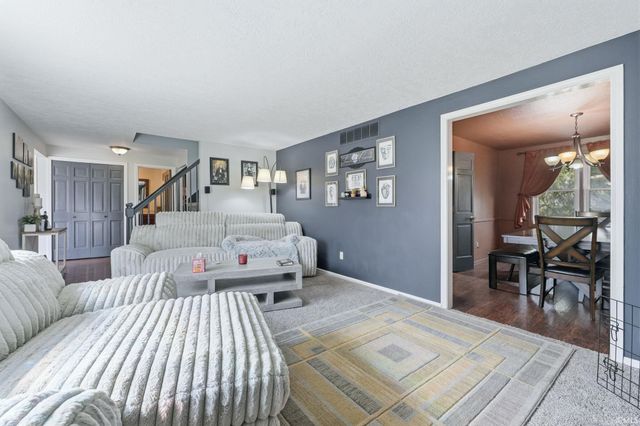 7927 Willowwood Drive, Fort Wayne, IN 46835