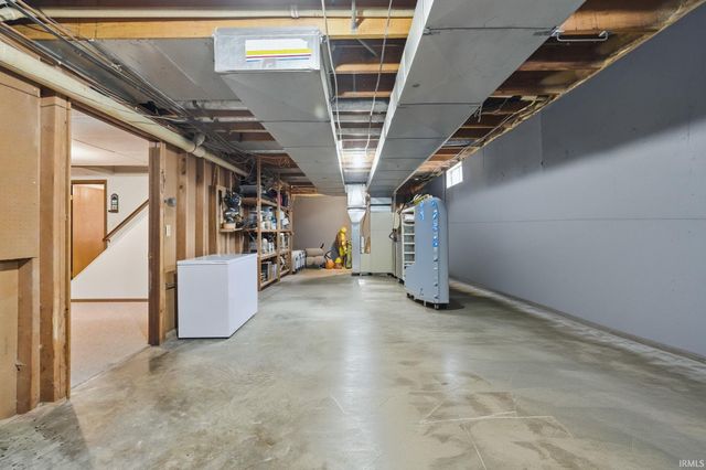 7927 Willowwood Drive, Fort Wayne, IN 46835