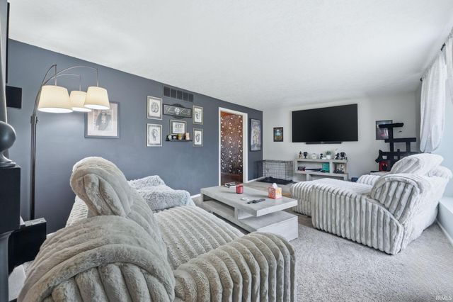 7927 Willowwood Drive, Fort Wayne, IN 46835