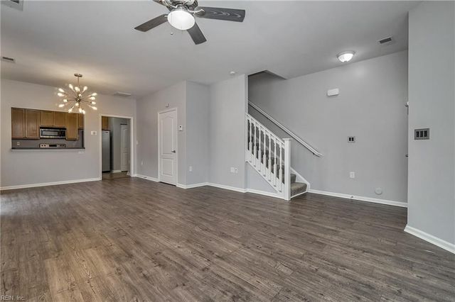 1483 Titchfield DR, Chesapeake, VA 23320