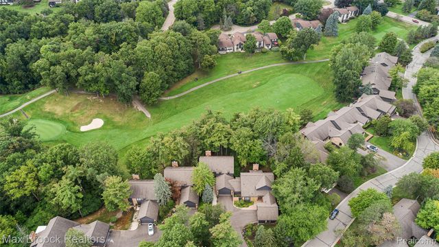 1935 Pine Ridge Lane, Bloomfield Charter Township, MI 48302
