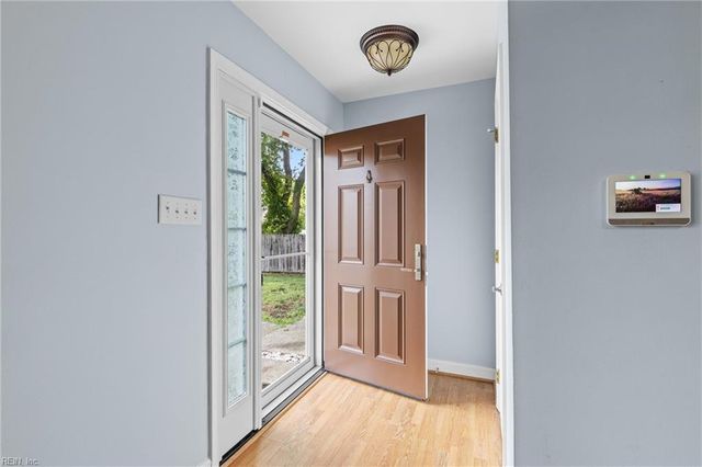18 Parkway DR, Hampton, VA 23669