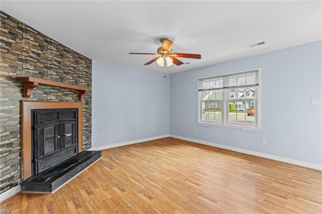 18 Parkway DR, Hampton, VA 23669
