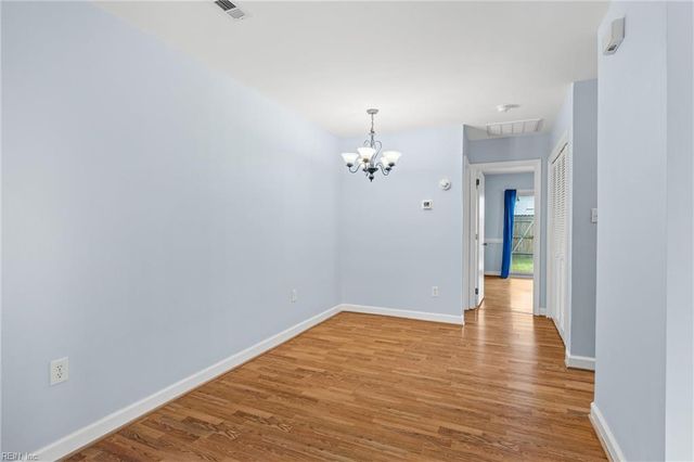18 Parkway DR, Hampton, VA 23669