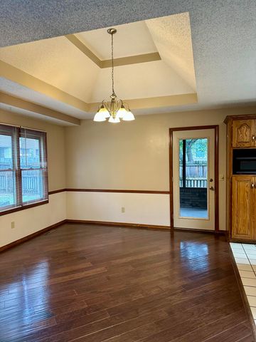 3705 W Kingsley Street, Springfield, MO 65807