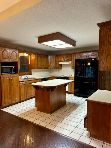 3705 W Kingsley Street, Springfield, MO 65807