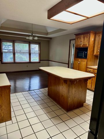 3705 W Kingsley Street, Springfield, MO 65807