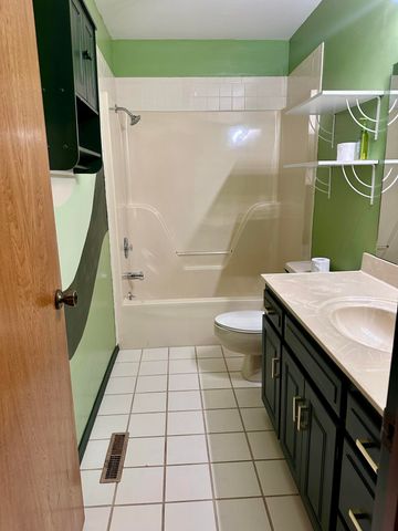 3705 W Kingsley Street, Springfield, MO 65807