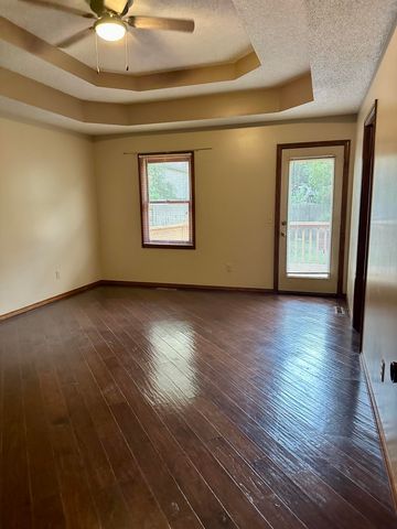 3705 W Kingsley Street, Springfield, MO 65807