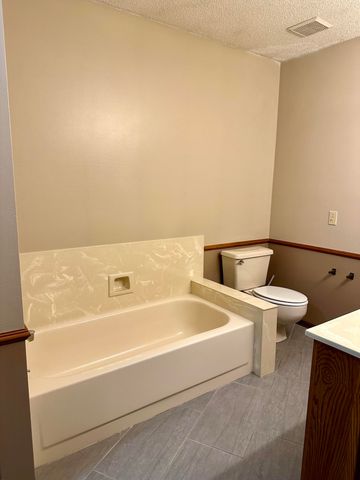 3705 W Kingsley Street, Springfield, MO 65807