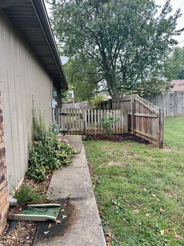 3705 W Kingsley Street, Springfield, MO 65807