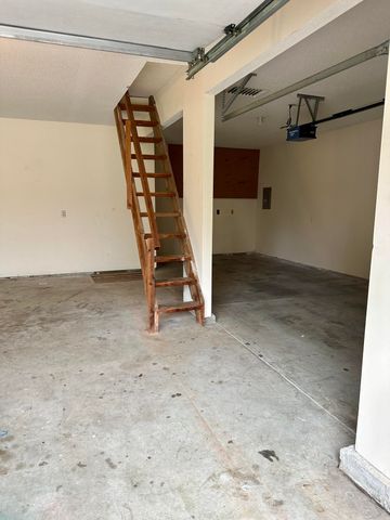 3705 W Kingsley Street, Springfield, MO 65807