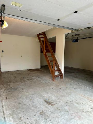 3705 W Kingsley Street, Springfield, MO 65807