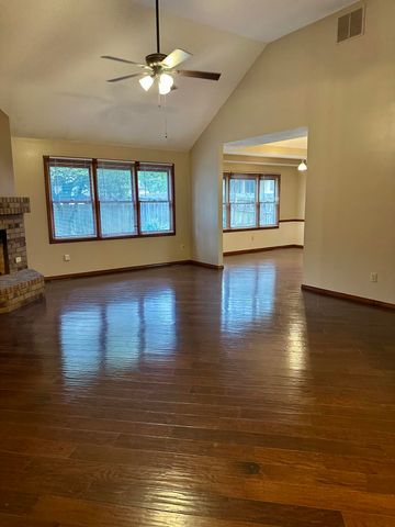 3705 W Kingsley Street, Springfield, MO 65807