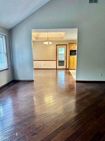 3705 W Kingsley Street, Springfield, MO 65807