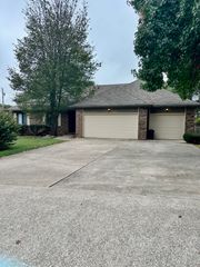 3705 West Kingsley Street, Springfield, MO 65807