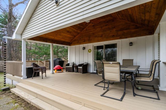 117 Woodin Road, Halfmoon, NY 12065