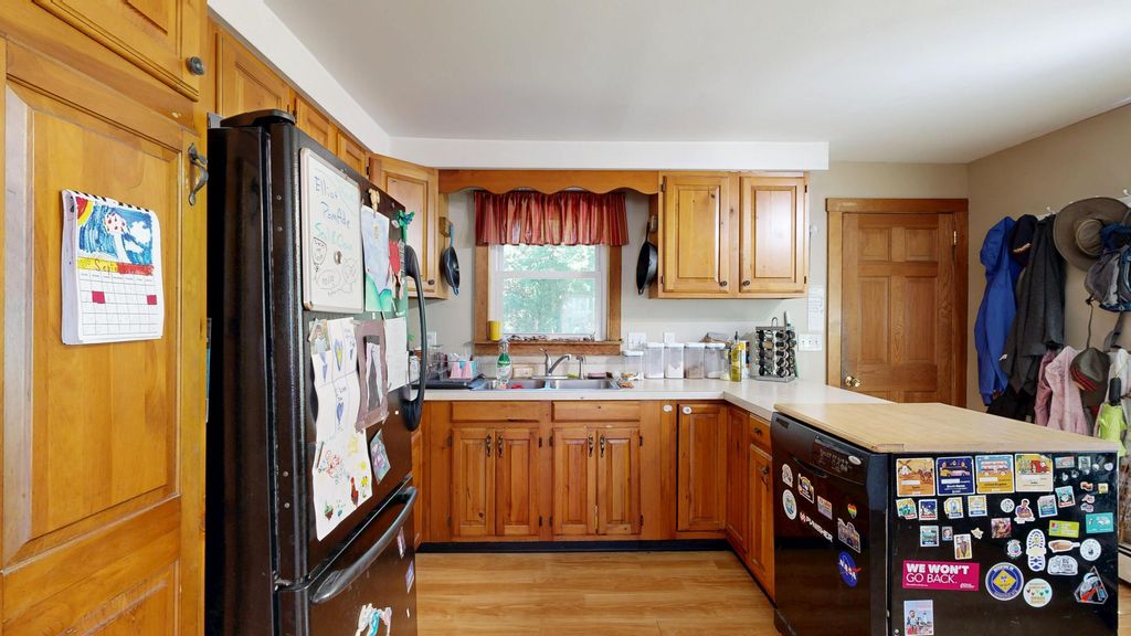 12 Gerry Avenue, South Portland, ME 04106 — photo 5