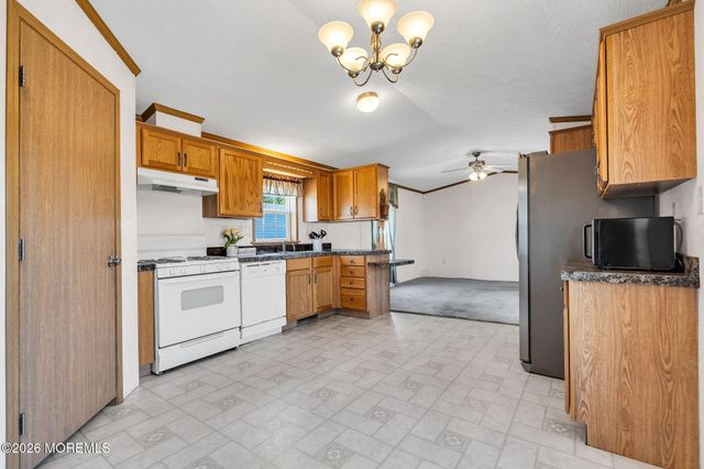 506 Quiet Way, Toms River, NJ 08755