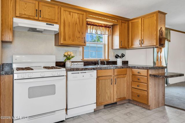 506 Quiet Way, Toms River, NJ 08755