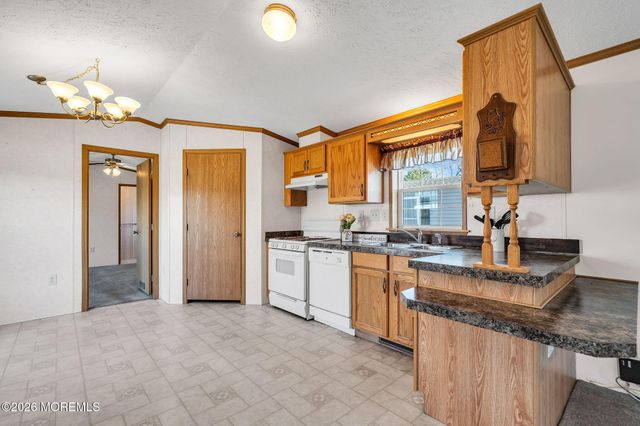 506 Quiet Way, Toms River, NJ 08755