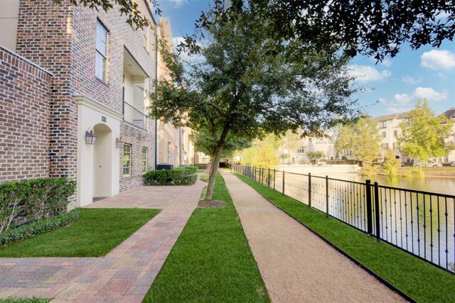 9627 Fannin Station W, Houston, TX 77045