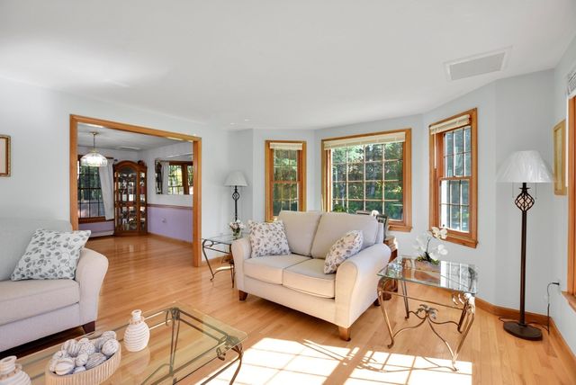 3 Natalie Cir, Franklin, MA 02038