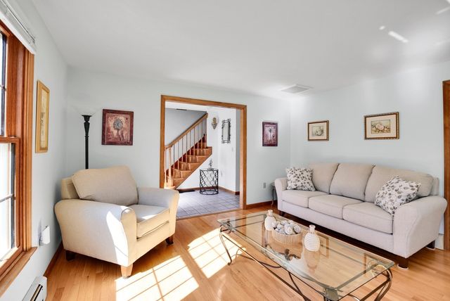 3 Natalie Cir, Franklin, MA 02038
