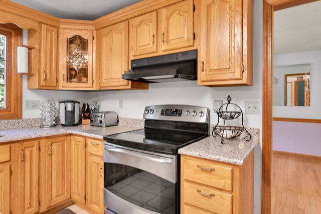 3 Natalie Cir, Franklin, MA 02038