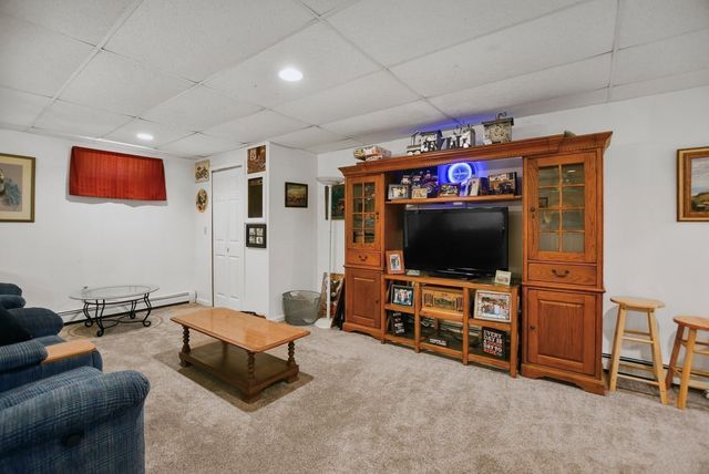 3 Natalie Cir, Franklin, MA 02038