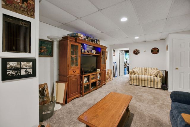 3 Natalie Cir, Franklin, MA 02038
